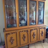 Grande credenza/vetrina classica in legno