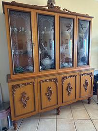 Grande credenza/vetrina classica in legno