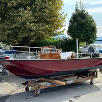 BOSTON WHALER MONTAUK 17