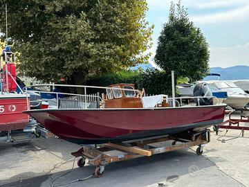 BOSTON WHALER MONTAUK 17
