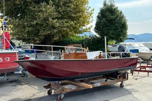 BOSTON WHALER MONTAUK 17