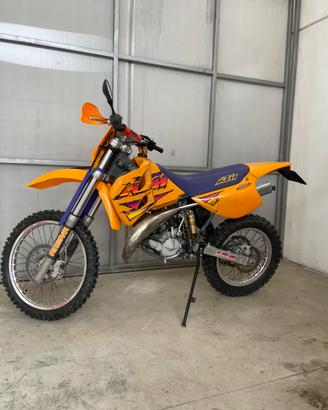 Ktm 125 enduro guadabile 16 anni