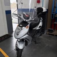 Malaguti f18 warrior scooter 125 adatto per camper