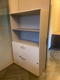 Scaffale con cassettiera