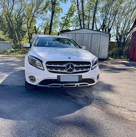 Mercedes GLA 200d automatica sport