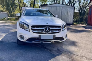 Mercedes GLA 200d automatica sport