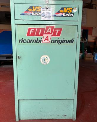 Mobile industriale vintage in metallo ex officina