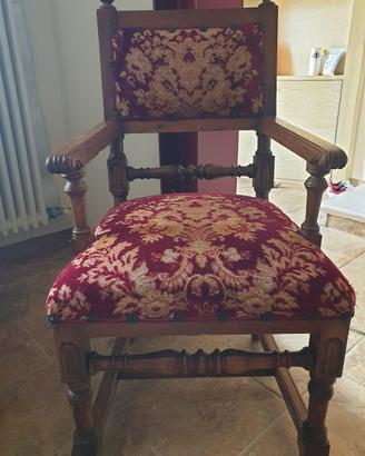 Poltroncina antica in legno con tessuto damascato