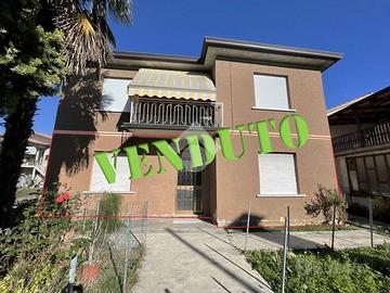 PORZIONE DI BIFAMILIARE A RESANA