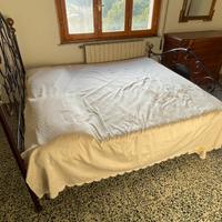 Letto matrimoniale vintage
