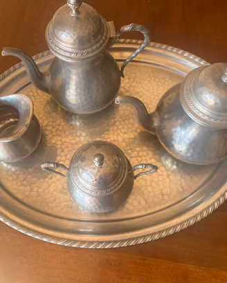 Servizio in peltro vintage lavorato a mano
