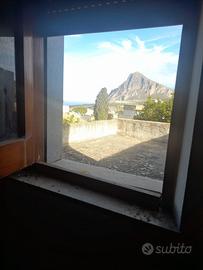 Villa con terreno vicino Baia Cornino