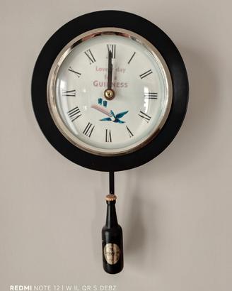 orologi da parete di vari parti del mondo