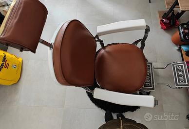 poltrona Barber aurora vintage con scritto SARONNO
