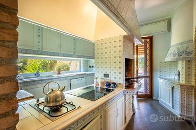 Villa di 450 m² con più di 5 locali e box auto dop