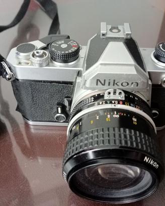 Macchina fotografica Nikon FN prima serie + access