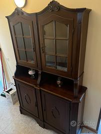 Cristalliera in legno noce