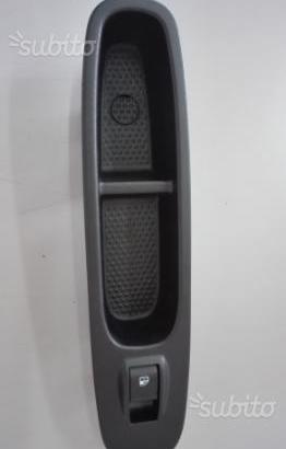 Pulsantiera alzavetro ant. destro lancia Y 2014