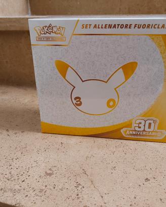 Pokémon etb 30 anniversario 