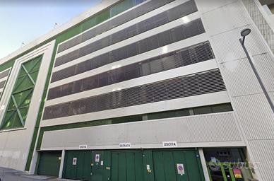 Rif.421| box auto trieste