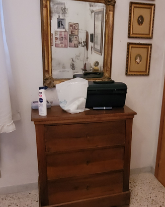 Cassettone antico in noce a 3 cassetti