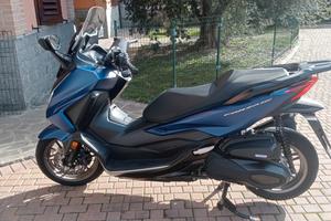 Honda forza 350 de luxe