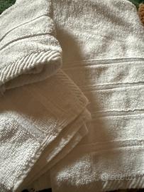 Asciugamani, lenzuola e prodotti per l'igiene