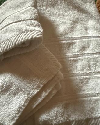 Asciugamani, lenzuola e prodotti per l'igiene