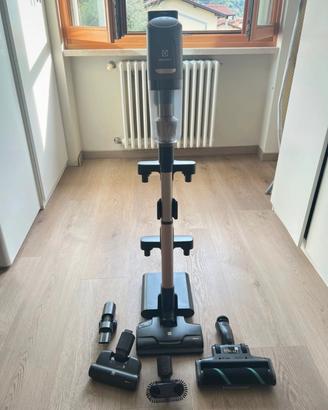 Electrolux ultimate 800 (Pet Pro+ inclusa)