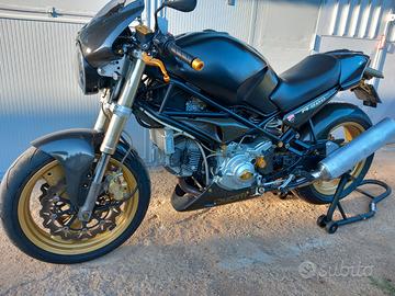 Ducati Monster M900