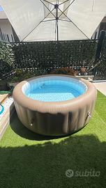 Piscina idromassagio