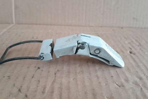 Gancio serbatoio Ducati Monster 600 750 900 prima