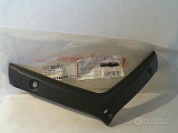 COPERCHIO FISSAGGIO PARABREZZA KYMCO PEOPLE 001521