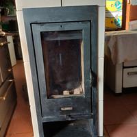 stufa a legna montegrappa restaurata 