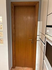 Porta in legno massello castagno