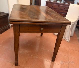 Tavolo Luigi XVI in Noce Massello (con Prolunga)