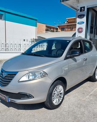 Lancia Ypsilon 0.9 TwinAir 85 CV 5 porte Metano Ec