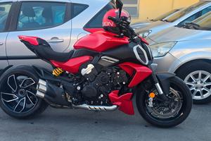 ducati diavel v4
