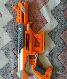 Pistola Nerf.