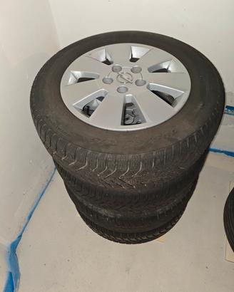 Gomme termiche con cerchi in lega