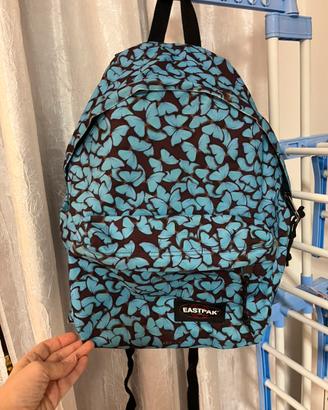 Zaino Eastpak con farfalle