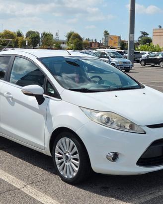 Ford Fiesta 1.4 TDCi 68CV Titanium - Neopatentati