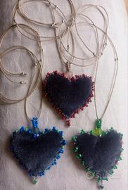 Collana con cuore di stoffa gioiello tessile