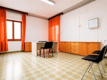 Ampio appartamento uso studio professionale