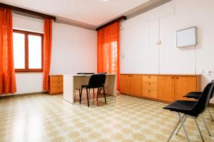 Ampio appartamento uso studio professionale