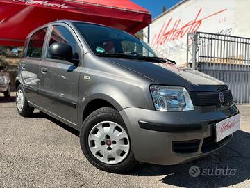 Fiat Panda 1.2 69CV E5 /NEOPATENTATI/POCHI KM/ GAR