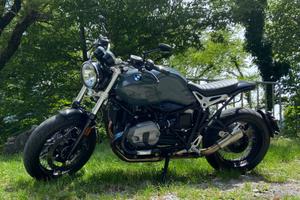 BMW R Nine T Pure + €4.400 di Accessori Premium in