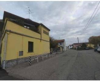 Immobile in asta di 123 m² con 3 locali e box auto