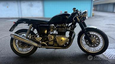 Triumph Thruxton 900
