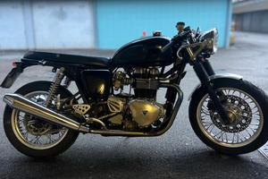 Triumph Thruxton 900